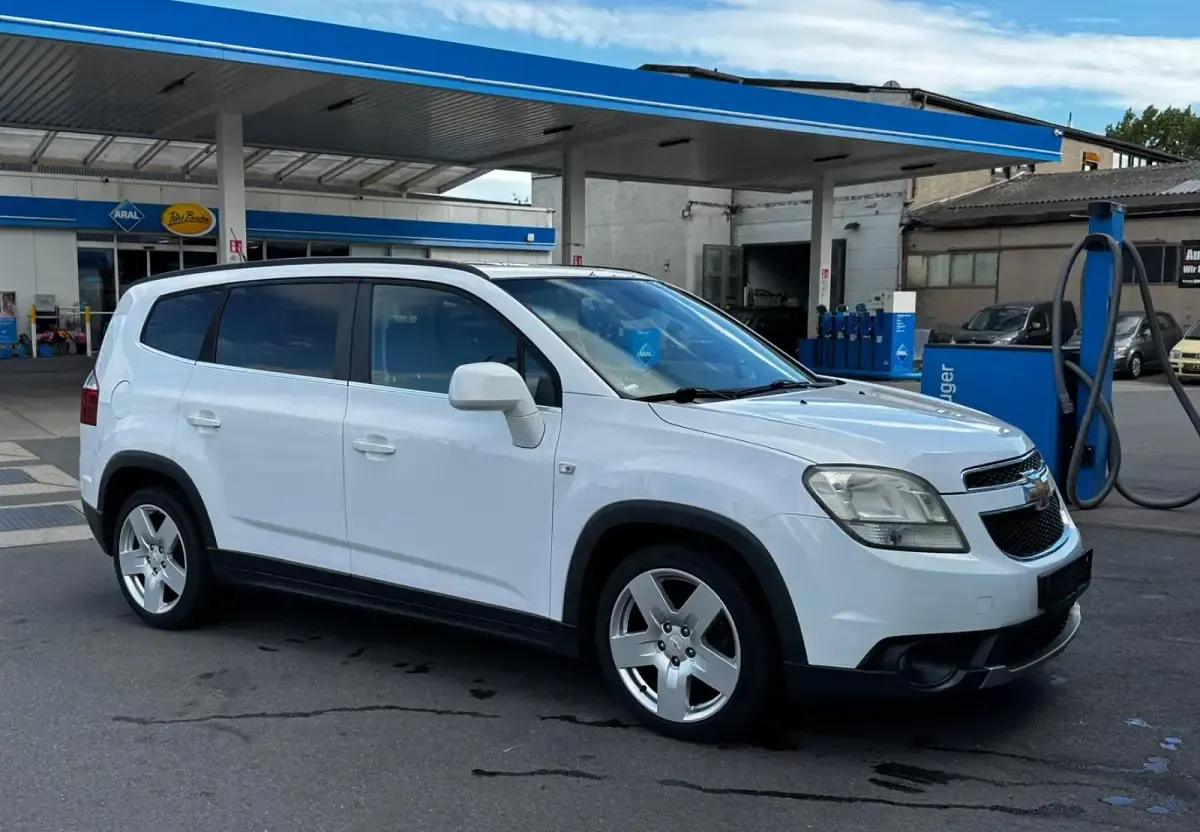 Gebraucht Chevrolet Orlando LTZ 163 PS (119 kW) 2013 Weiß Van / Kleinbus