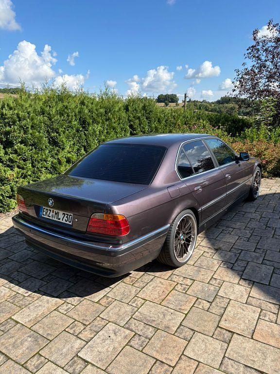 Gebraucht BMW 730 218 PS (160 kW) 1995 Violet Limousine