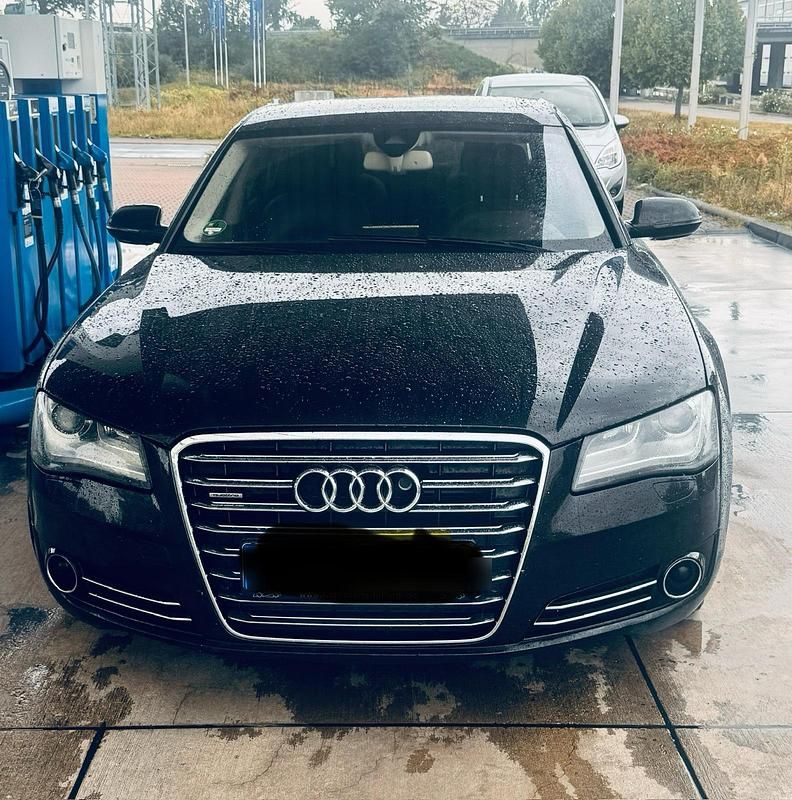 Schwarz Gebraucht 2010 Audi A8 Limousine | 11.500 € - Bild 1/4