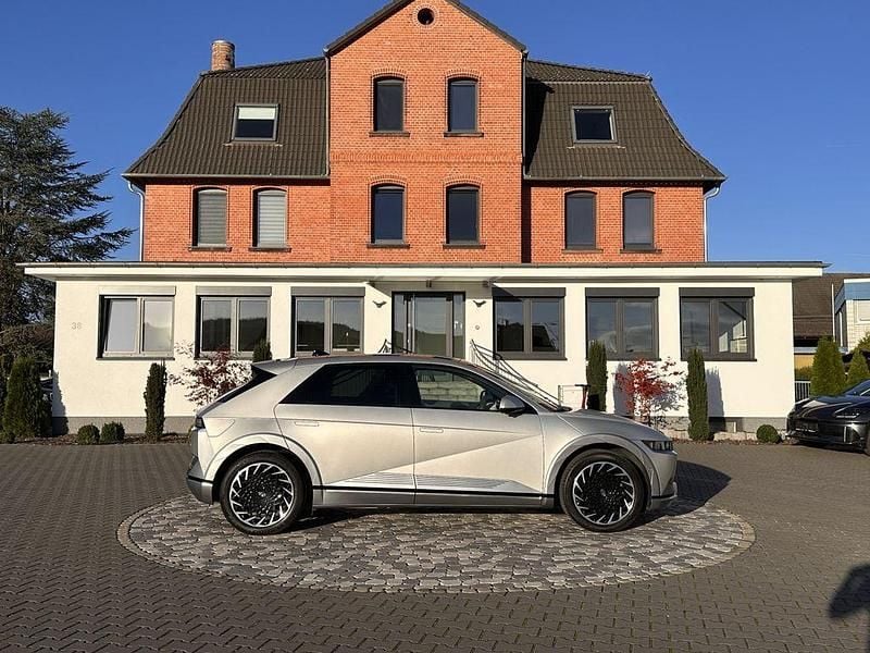 Grau Gebraucht 2022 Hyundai Ioniq 6 Limousine | 28.850 € (Superpreis) - Bild 1/4