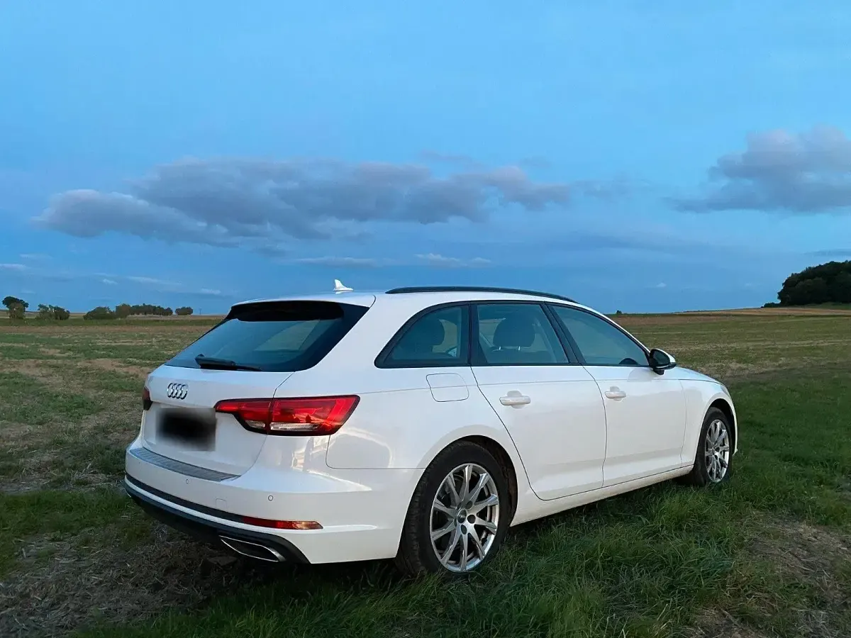 Gebraucht Audi A4 Sport 190 PS (139 kW) 2019 Weiß Kombi