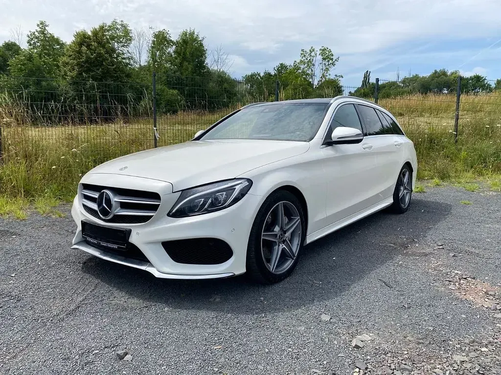 Gebraucht Mercedes C220 AMG line 170 PS (125 kW) 2017 Weiß Limousine