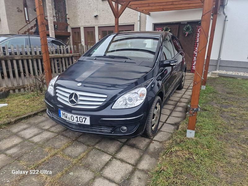 Gebraucht Mercedes B200 136 PS (100 kW) 2006 Schwarz Van / Kleinbus