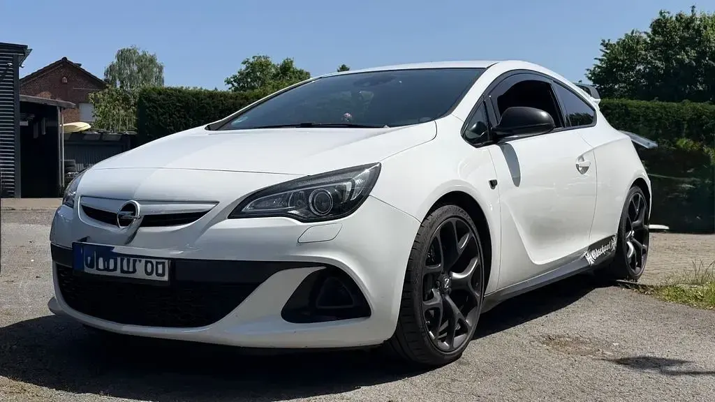 Gebraucht Opel Astra GTC OPC 280 PS (205 kW) 2013 Weiß Coupé
