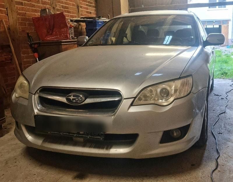 Grau Gebraucht 2007 Subaru Legacy Kombi | 2.190 € (Fairer Preis) - Bild 1/4