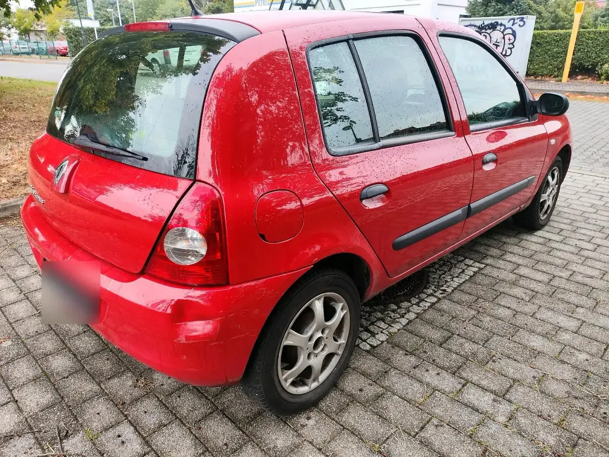 Gebraucht Renault Clio II 59 PS (43 kW) 2009 Rot Limousine