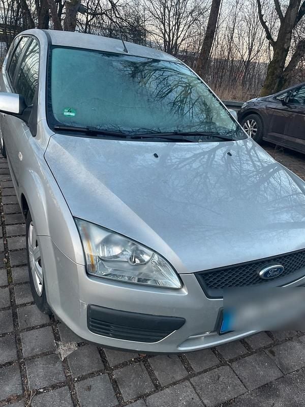 Silber Gebraucht 2006 Ford Focus Kombi | 1.300 € (Superpreis) - Bild 1/4