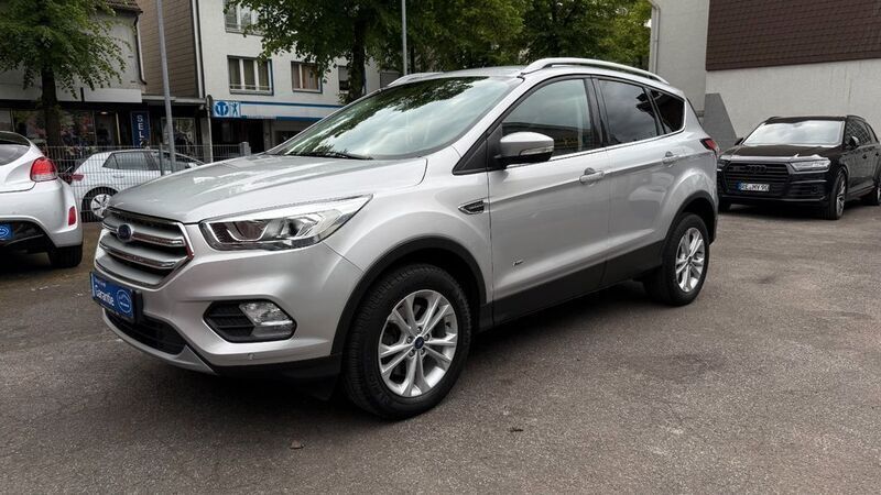 Silber Gebraucht 2018 Ford Kuga Titanium SUV | 16.499 € (Fairer Preis) - Bild 1/4