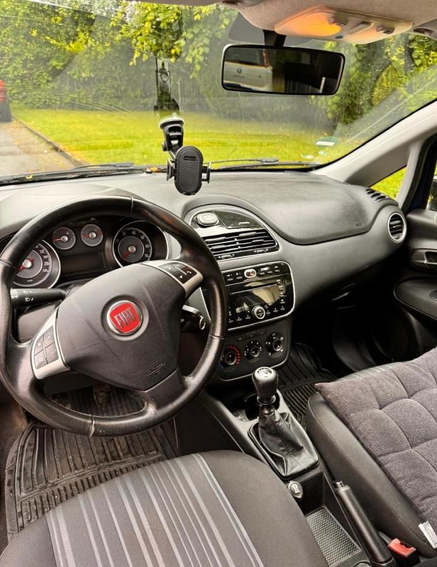 Blau Gebraucht 2012 Fiat Punto Evo Kleinwagen | 2.880 € (Fairer Preis) - Bild 1/4