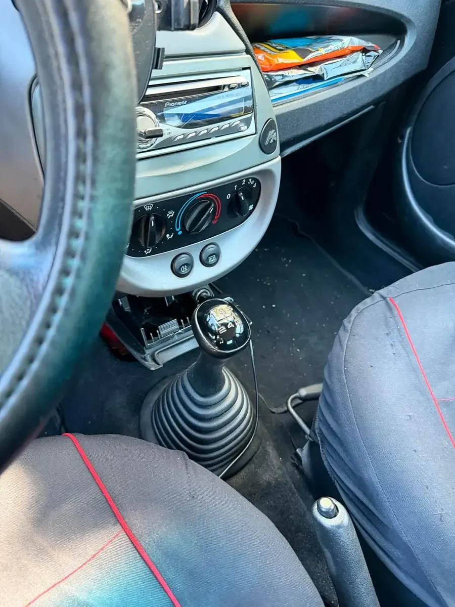 Second-hand Ford Ka 44 CP (32 kW) 2006 Negru Hatchback