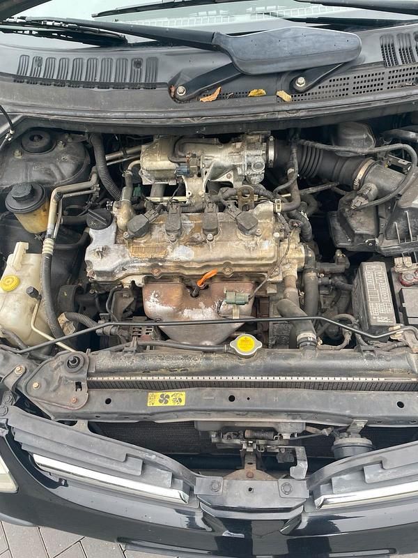 Schwarz Gebraucht 2004 Nissan Almera Kombi | 3.250 € - Bild 1/4