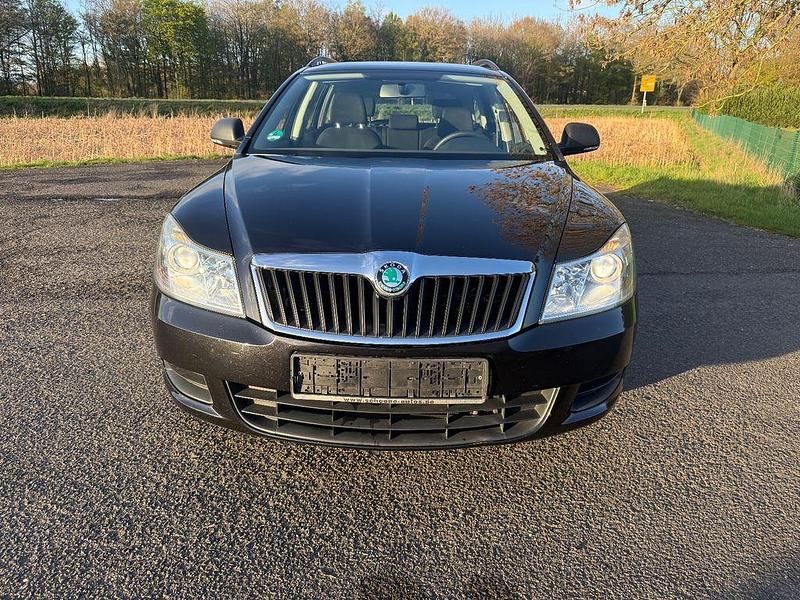 Gebraucht Skoda Octavia Active 102 PS (75 kW) 2013 Schwarz Limousine