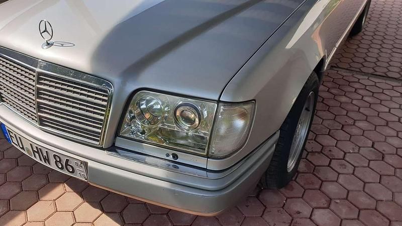 Gebraucht Mercedes E220 AMG 150 PS (110 kW) 1994 Silber Cabrio