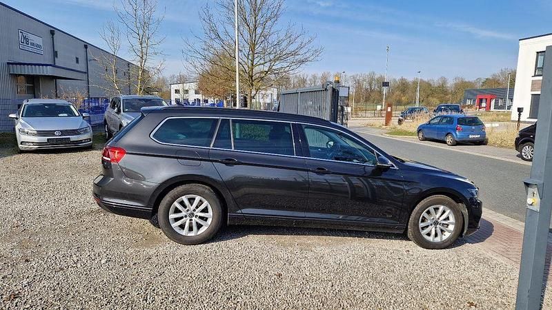 Usata VW Passat Business 150 CV (110 kW) 2021 Grigio Station wagon