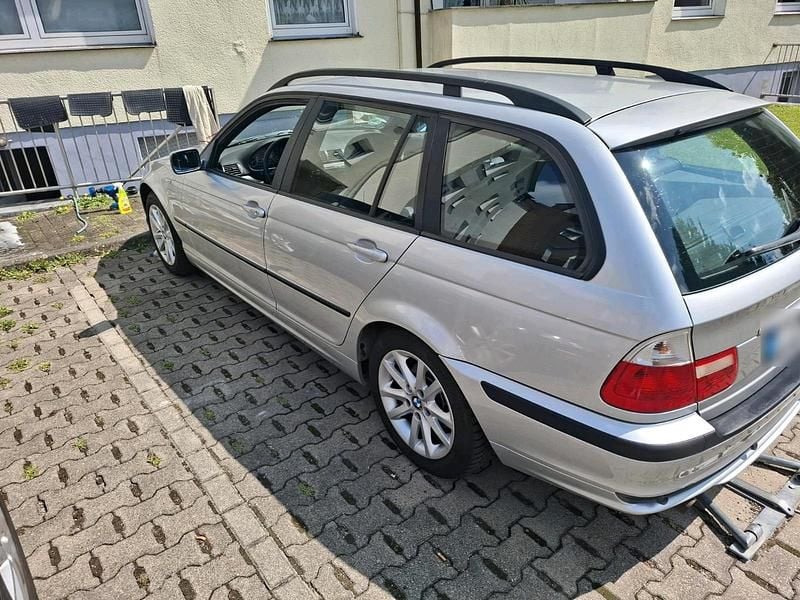 Second-hand BMW 318 143 CP (105 kW) 2003 Argintiu Break