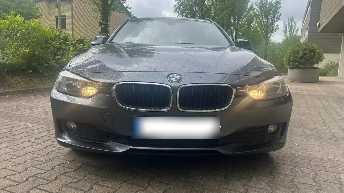 Gebraucht BMW 320 143 PS (105 kW) 2013 Grau Kombi
