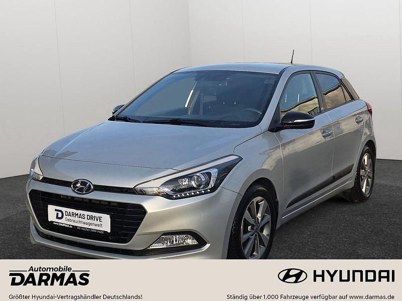 Gebraucht Hyundai i20 Passion Plus 101 PS (74 kW) 2018 Silber Limousine