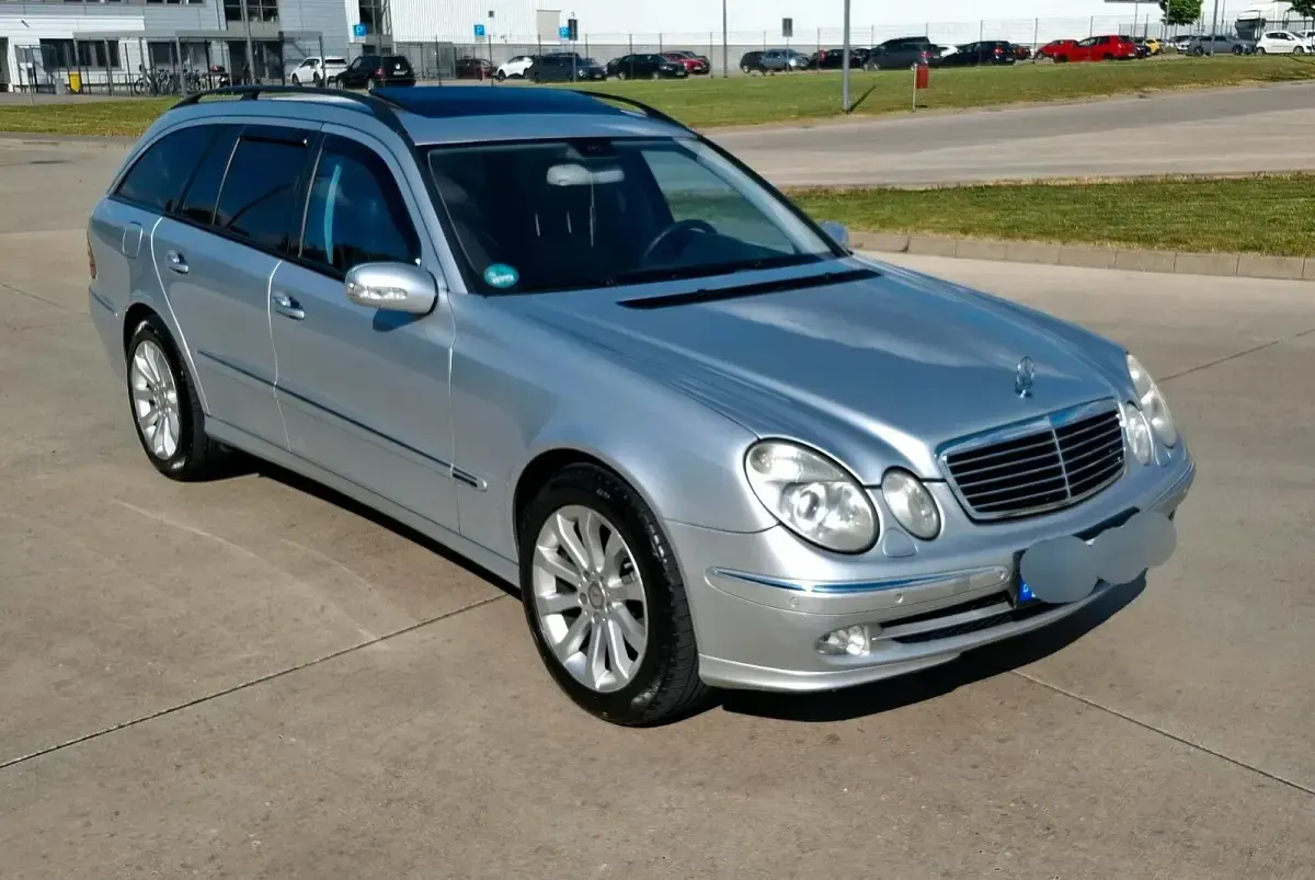 Używany Mercedes E280 190 KM (139 kW) 2005 Szary Kombi