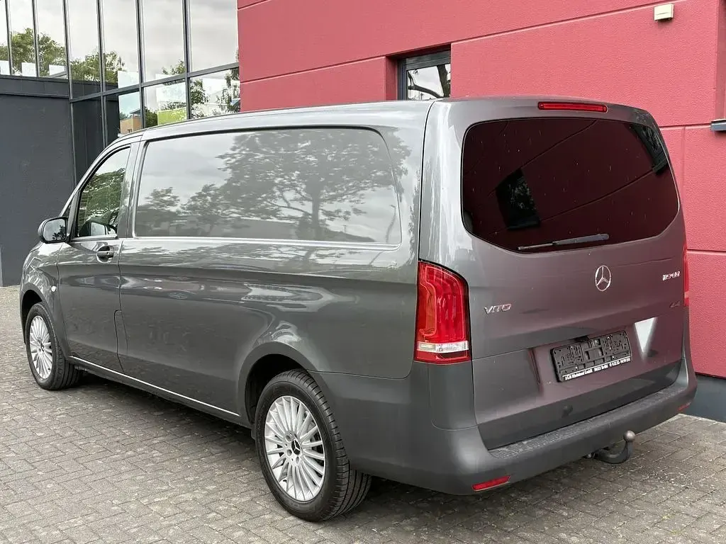 Gebraucht Mercedes Vito 190 PS (139 kW) 2022 Selenitgrau** Van
