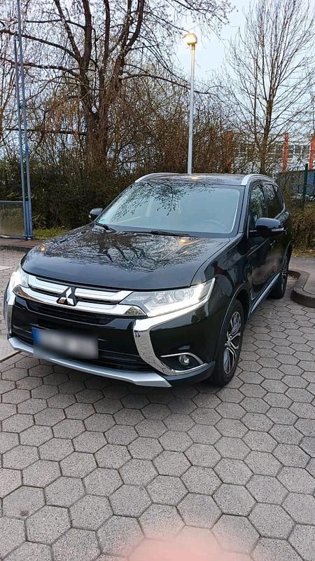 Gebraucht Mitsubishi Outlander 150 PS (110 kW) 2016 Schwarz SUV