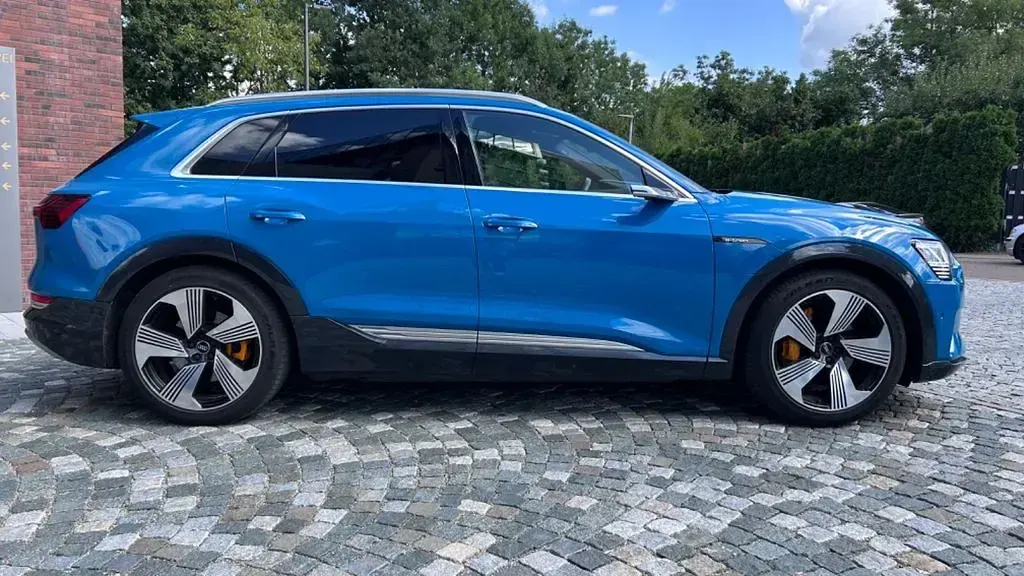 Gebraucht Audi e-tron Advanced Plus 300 kW (408 PS) 2019 Blau SUV