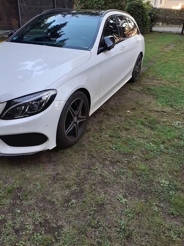 Weiß Gebraucht 2016 Mercedes C250 AMG line Kombi | 22.500 € (Fairer Preis) - Bild 1/4