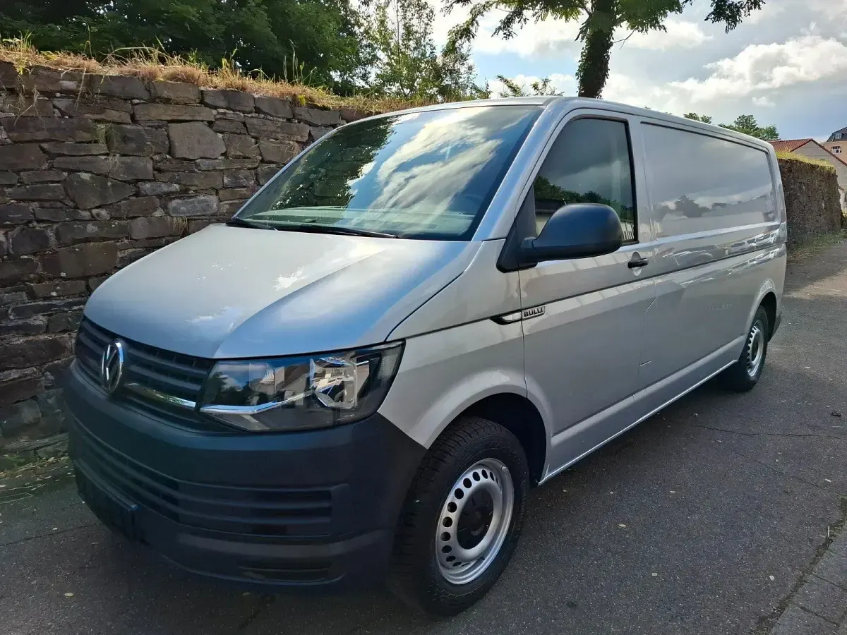 Gebraucht VW Transporter 84 PS (61 kW) 2019 Silber Van