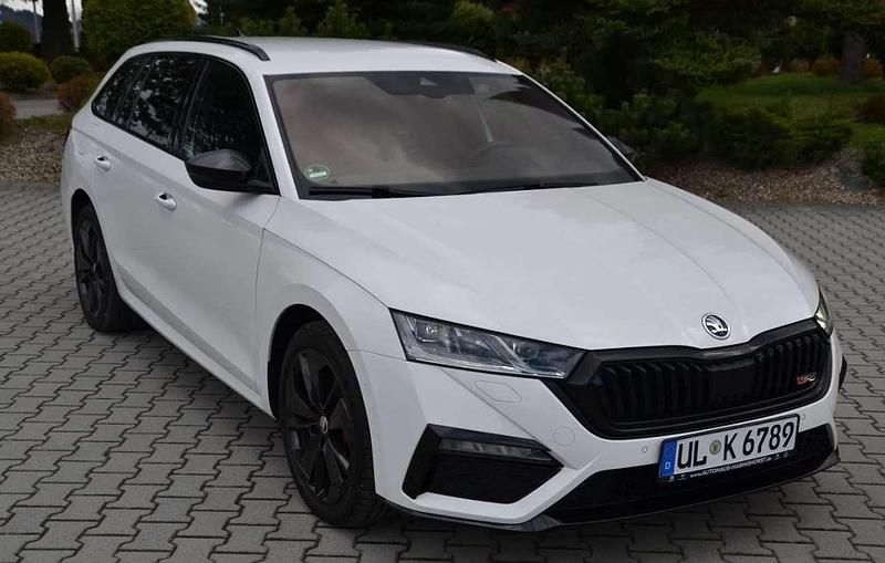 Weiß Gebraucht 2022 Skoda Octavia RS Kombi | 27.500 € - Bild 1/4