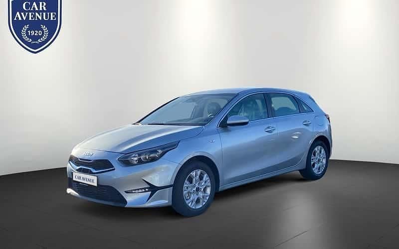 Silber Neu 2025 Kia Ceed Vision Limousine | 20.890 € (Guter Preis) - Bild 1/4