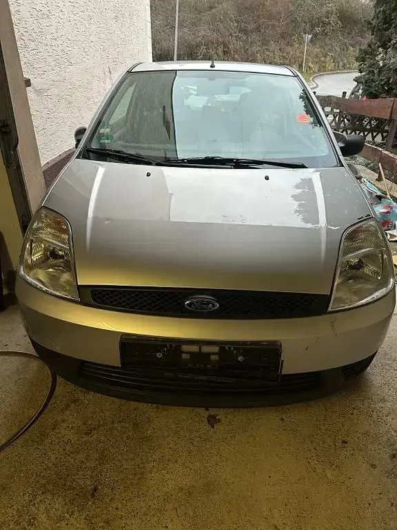 Usata Ford Fiesta 71 CV (52 kW) 2003 Grigio Utilitaria