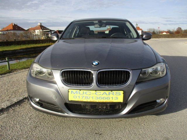 Gebraucht BMW 320 184 PS (135 kW) 2010 Grau metallic Limousine