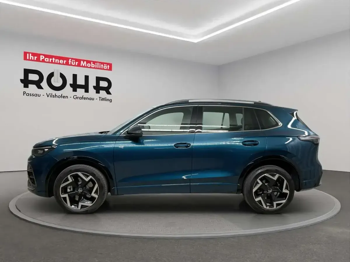 Gebraucht VW Tiguan R-line 193 PS (141 kW) 2025 Nightshade blue metallic SUV