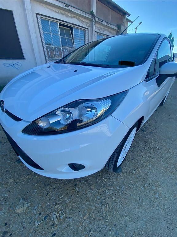 Weiß Gebraucht 2010 Ford Fiesta Viva Kleinwagen | 3.800 € (Etwas zu teuer) - Bild 1/4