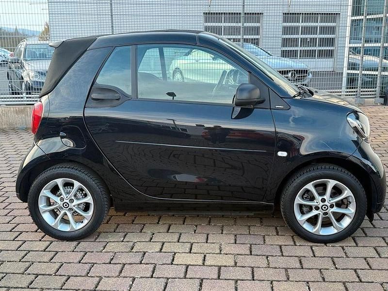 Gebraucht Smart ForTwo Cabrio Passion 71 PS (52 kW) 2018 Schwarz Cabrio