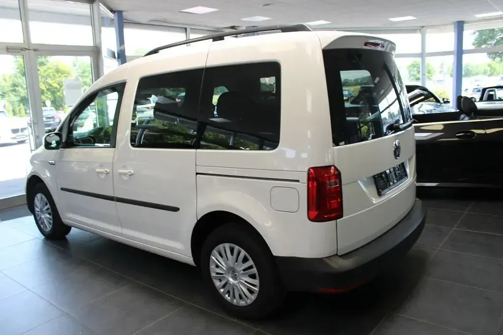 Gebraucht VW Caddy 102 PS (75 kW) 2018 Weiß Van / Kleinbus