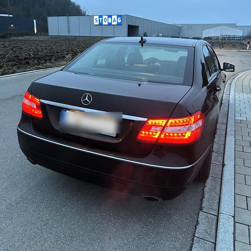 Gebraucht Mercedes E350 292 PS (214 kW) 2010 Braun Limousine