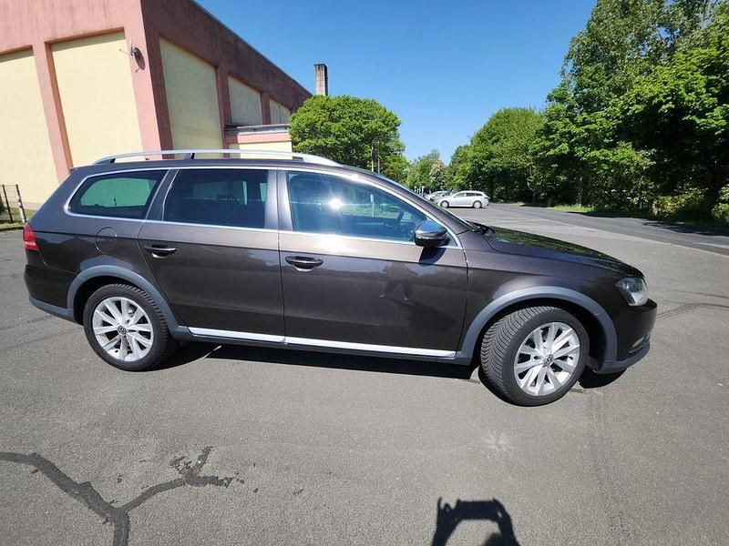 Gebraucht VW Passat Alltrack 140 PS (102 kW) 2012 Braun Kombi