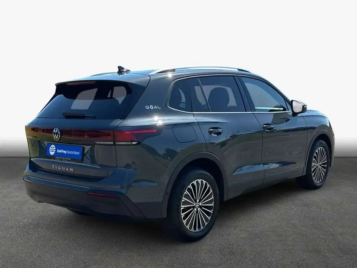 Gebraucht VW Tiguan Goal 150 PS (110 kW) 2025 Delfingrau metallic SUV