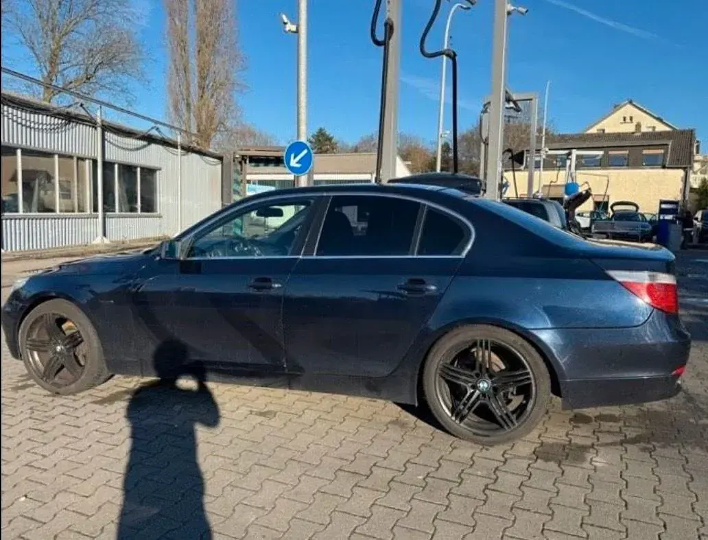 Gebraucht BMW 520 170 PS (125 kW) 2004 Blau Limousine