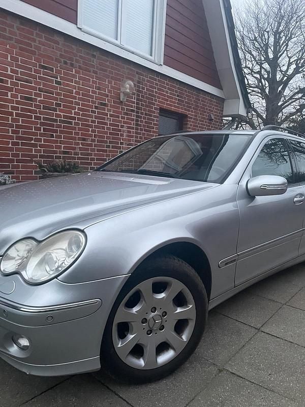 Silber Gebraucht 2007 Mercedes C220 Elegance Kombi | 3.400 € (Superpreis) - Bild 1/4