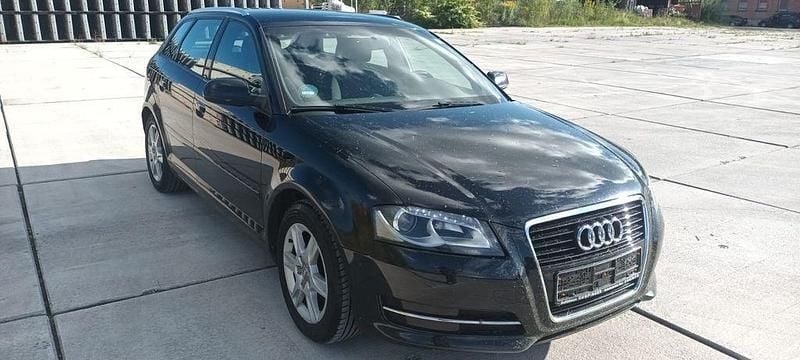 Schwarz Gebraucht 2010 Audi A3 Attraction Limousine | 2.499 € (Fairer Preis) - Bild 1/4