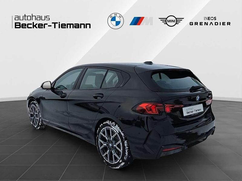 Gebraucht BMW 120 Shadowline 150 PS (110 kW) 2025 Saphirschwarz Kleinwagen