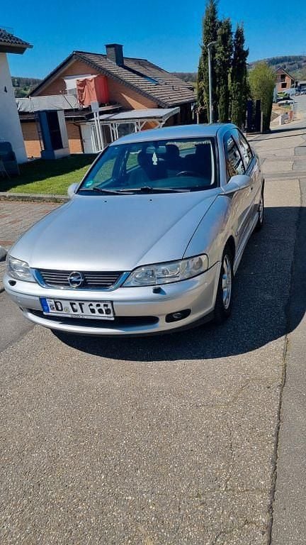 Gebraucht Opel Vectra 101 PS (74 kW) 2001 Silber Limousine