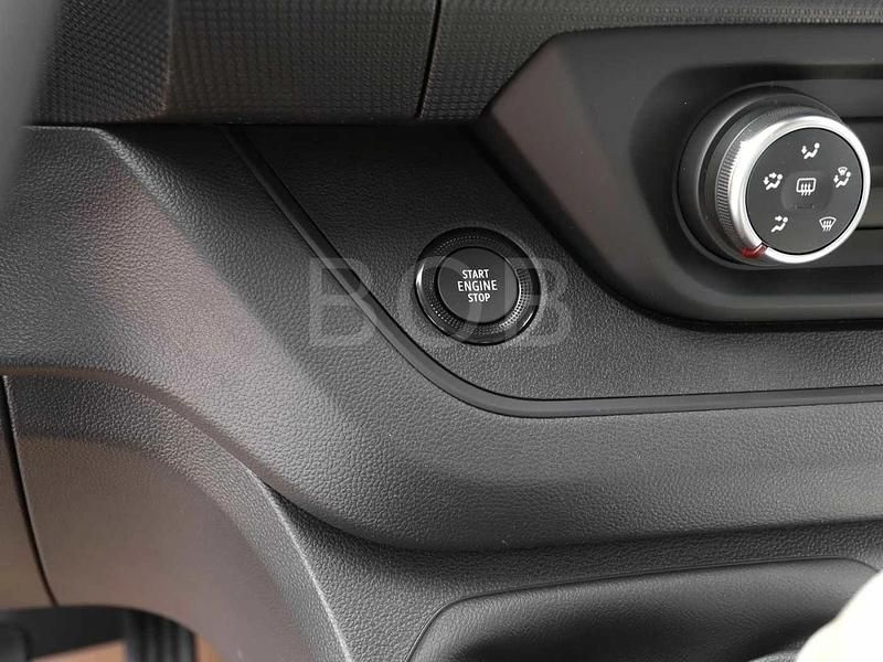 Weiss Gebraucht 2024 Renault Trafic Komfort Van / Kleinbus | 31.749 € (Superpreis) - Bild 1/1