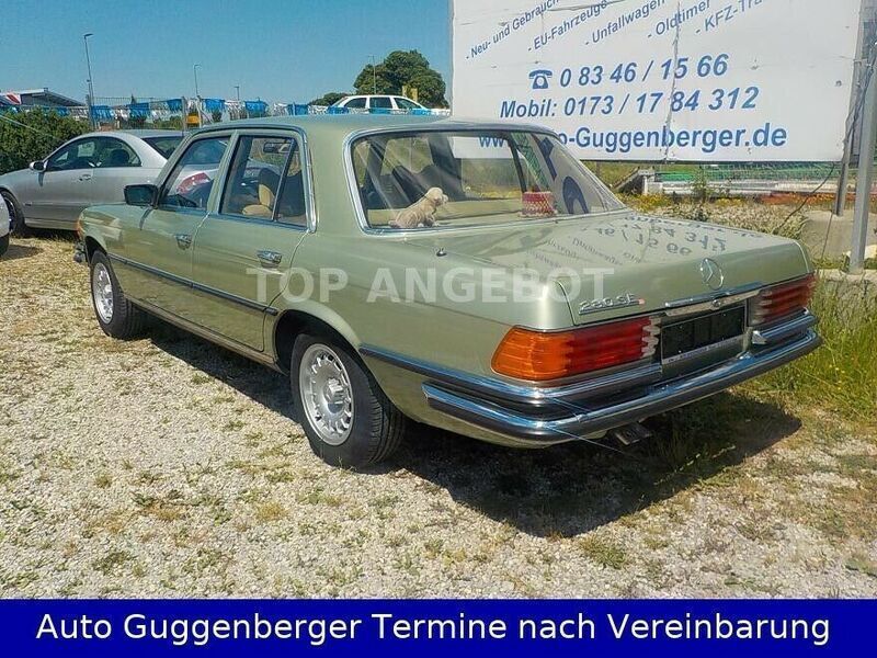 Gebraucht Mercedes E280 177 PS (130 kW) 1976 Grün Limousine