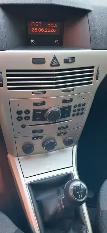 Gebraucht Opel Astra Edition 116 PS (85 kW) 2008 Grau Limousine