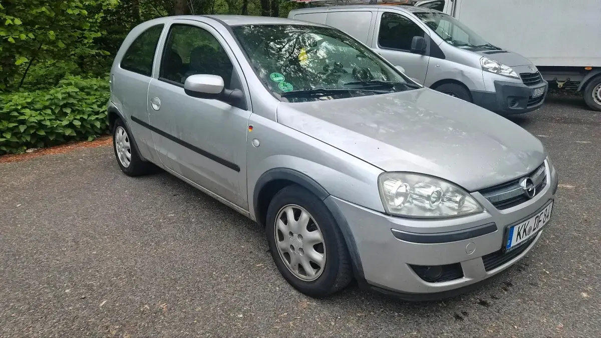 Usata Opel Corsa 75 CV (55 kW) 2004 Argento Utilitaria