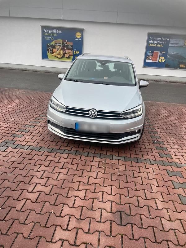 Gebraucht VW Touran 150 PS (110 kW) 2017 Silber Van / Kleinbus