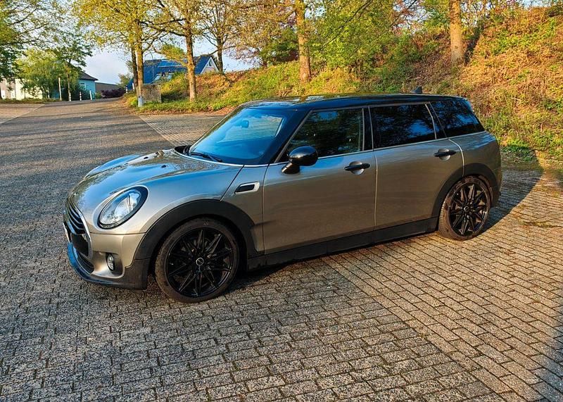 Grau Gebraucht 2018 Mini Cooper D Clubman Kombi | 7.999 € (Superpreis) - Bild 1/4