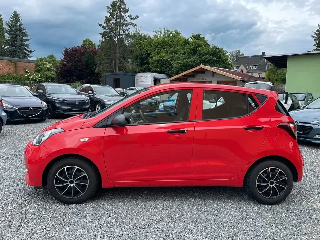 Gebraucht Hyundai i10 Select 67 PS (49 kW) 2019 Rot Kleinwagen